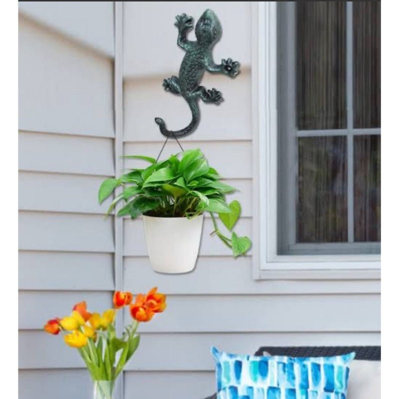 Willow Lane Gecko Ornament Cast Iron - Savvy Gardens Centre